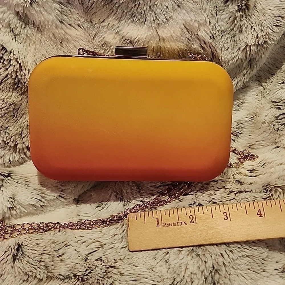 Escada hard shell clutch bag removable chain shoulder strap good condition - Picture 4 of 8